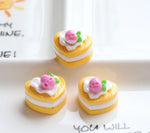 gâteaux résine coeurs fruits myrtilles fraises feuilles vertes violet bleu rose blanc rouge décoratifs