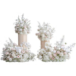 décoration mariage arrangement floral blanc roses orchidées intérieur élégant romantique champêtre