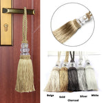 pompon porte élégant brodé couleur beige doré argenté gris blanc textile maison