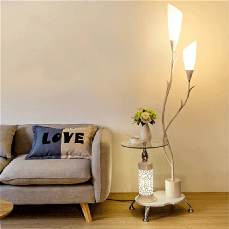 lampe sol moderne tablette motif floral blanc noir décointérieur