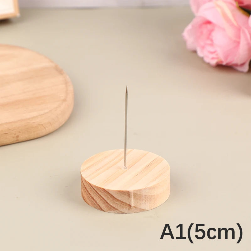 support brochettes bois naturel réutilisable minimaliste rustique figurines animaux usage multiple base rangement transparent