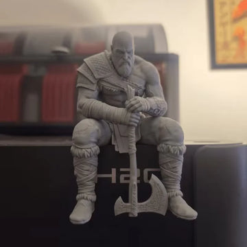 statue guerrier musclé hache deux lames impression 3d god war deco classique grisclair details
