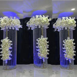 colonne décorative moderne élégante dorée blanche fleurs artificielles mariage décoration scène intérieure