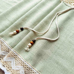 rideau vert olive tissu texturé rustique semi transparent fenêtre chambre pastorale