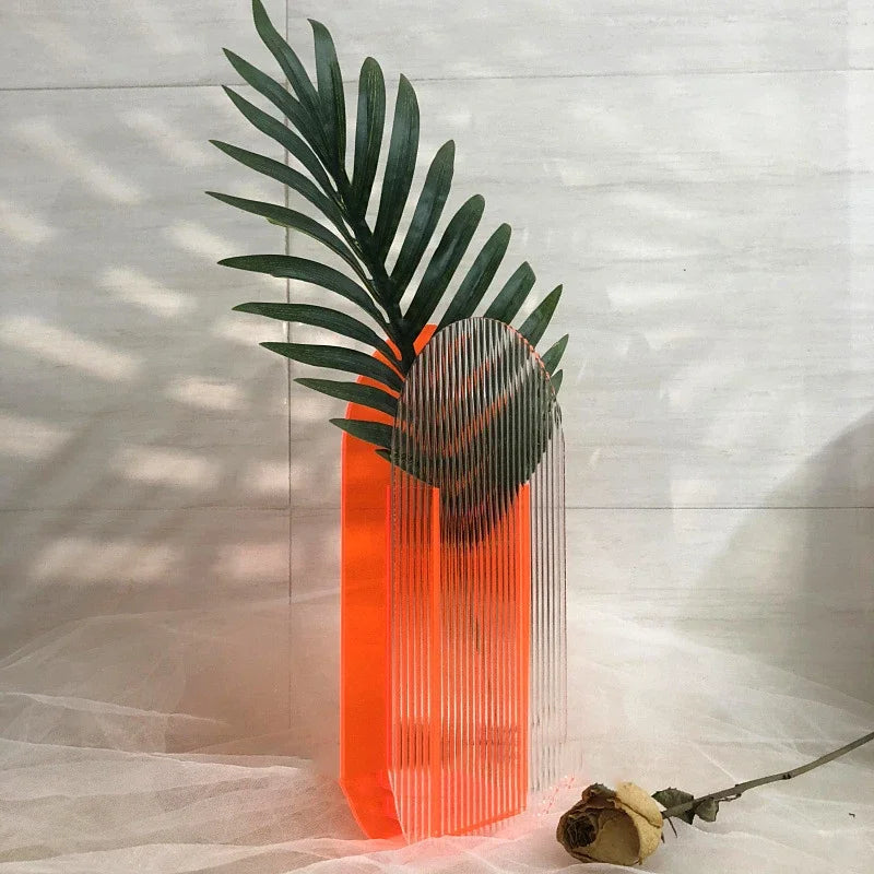 vase moderne transparent rayures vertes orange jaune rose bleu table floral