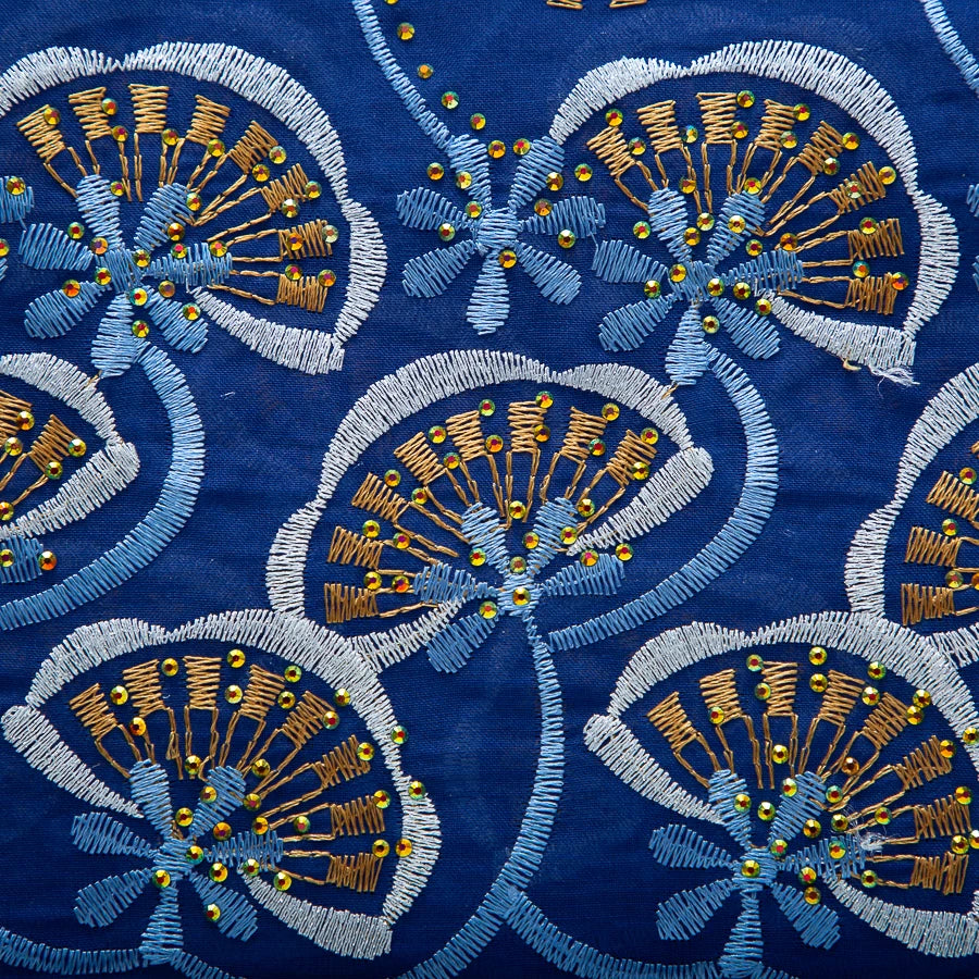 dentelle africaine coton broderie fleurs dorées franges opaques variétés couleurs bleu marine vert rouge