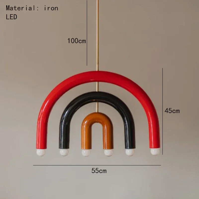 suspension lumineuse moderne arc forme géométrique rouge bleu noir blanc