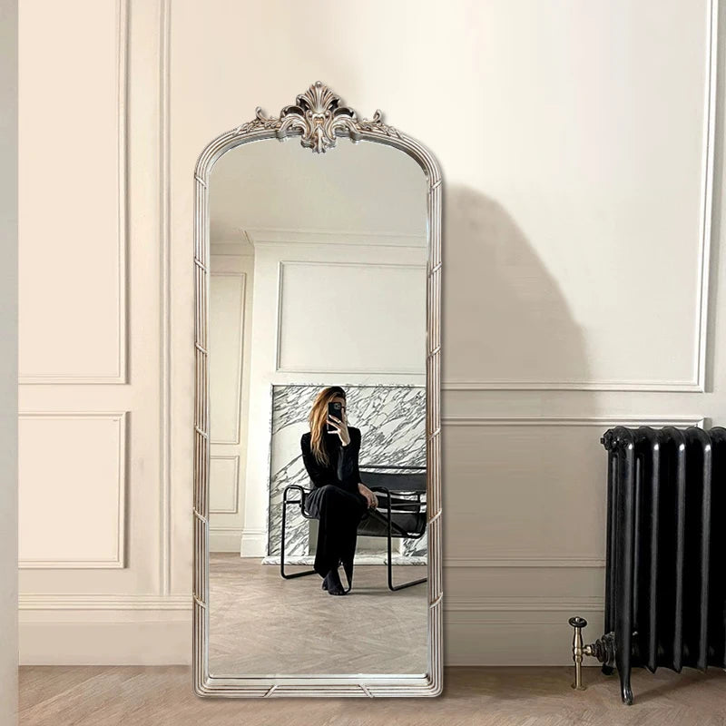 Vue de détail du miroir alien en matériau PU résistant