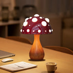 Lampe champignon avec éclairage blanc dans un salon moderne