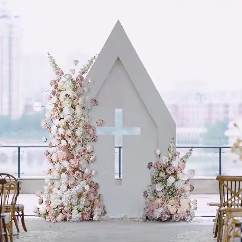 décoration événement mariage extérieur rose soie blanche romantique élégante moderne arches fleurs