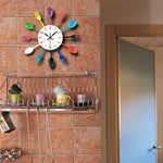 horloge murale moderne cuillères fourchettes violet rouge bleu jaune fixations vis