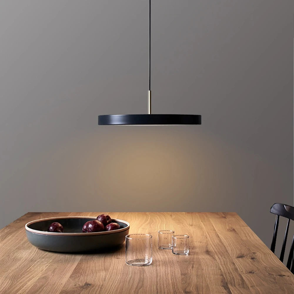 suspension lumineuse ronde moderne minimaliste aluminium blanc noir bleu salon cuisine chambre