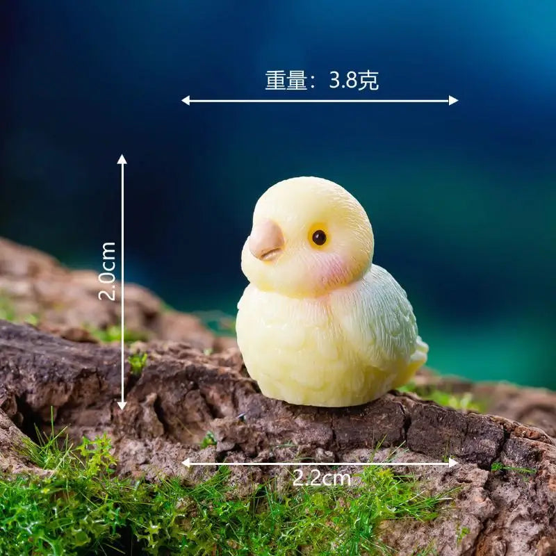 figurines oiseaux miniatures jaune blanc vert orange aspect plumage adorable décoratif
