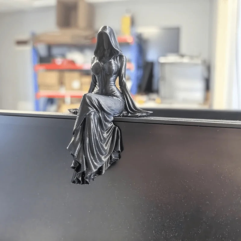 statue gothique femme assise noir texture 3d plis drapés ornement mystérieux roses noires citrouille