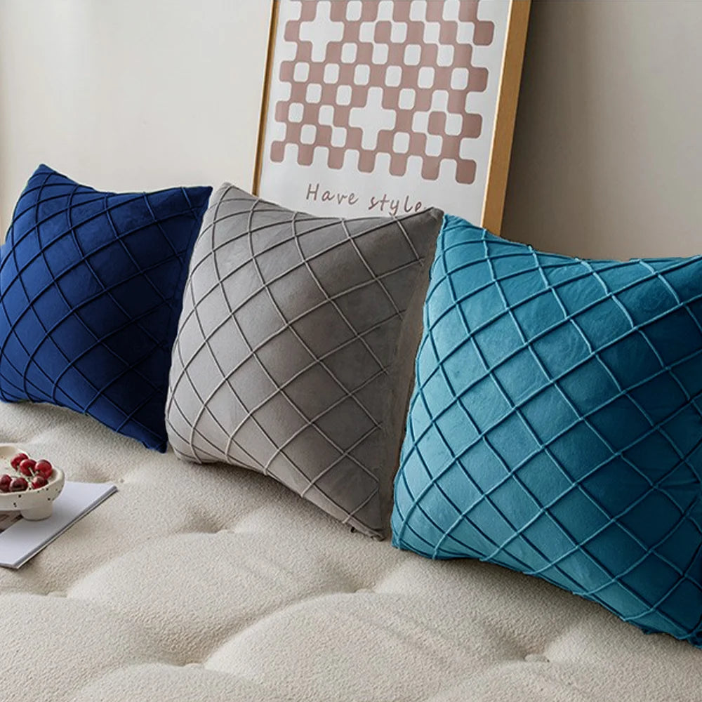 coussins carrés velours géométrique rose pâle gris bleu marine jaune bleu blanc contemporains