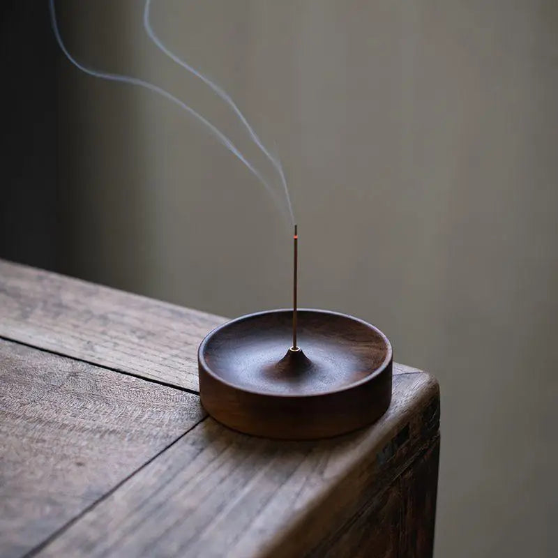 support encens bois marron minimaliste decoration maison naturelle bien être thé cérémonie sérénité calme