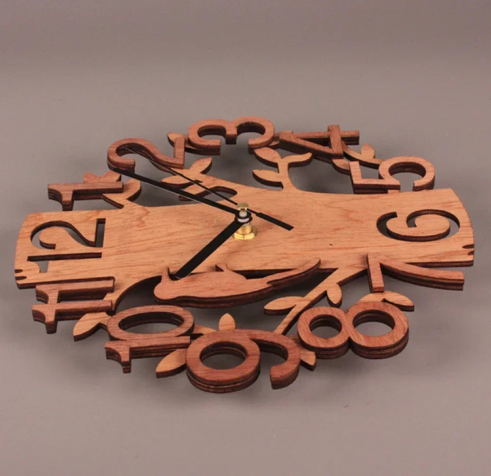 horloge murale bois naturel motif arbre oiseaux moderne élégante salon chambre rusticité