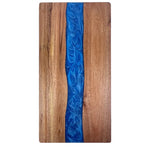 planches découper bois naturel bleu résine artisanale modernes cuillère couteau fourchette citron cerises épices
