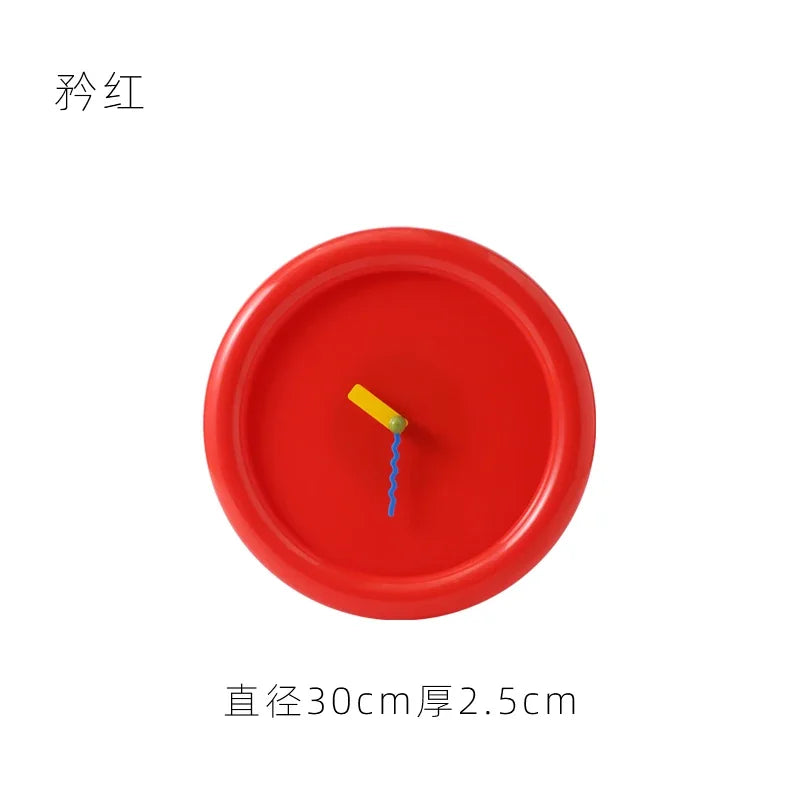 horloge murale moderne miniaiguilles couleurs jaune rouge bleu rond simple