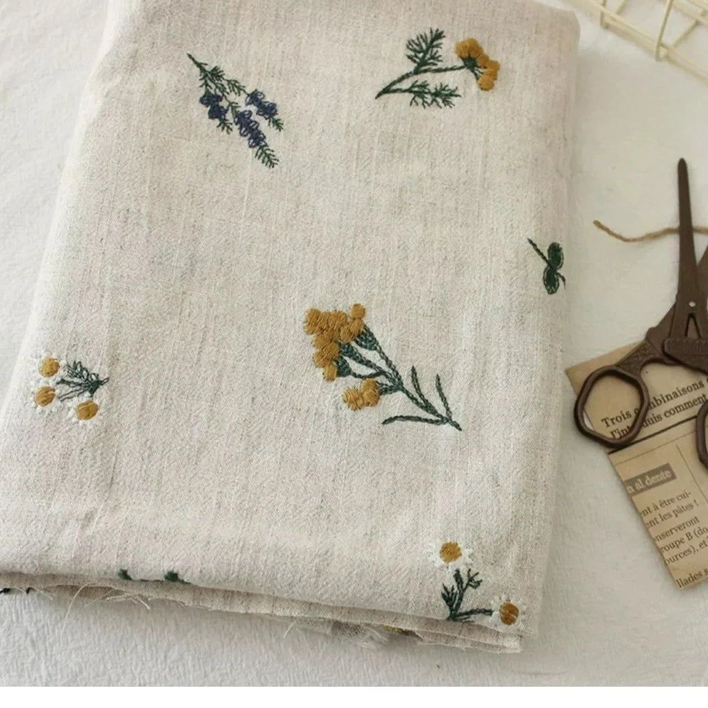 serviette couverture fleurs brodées lavande marguerites tournesols beige rustique naturelle main respectueux environnement
