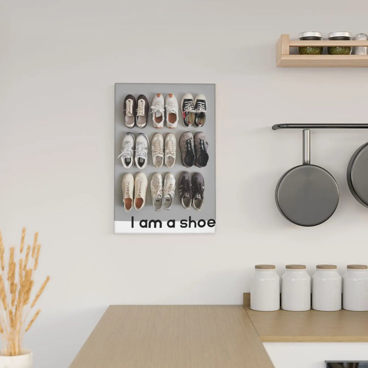 porte chaussures mural moderne gris clair cadre bois neutre sans motifs spécifiques