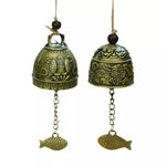 cloche décorative artisanale bronze doré ornements floraux poissons vintage pendentif métallique