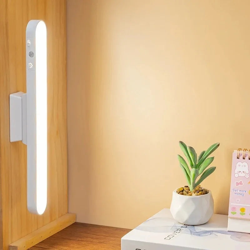 lampe moderne rechargeable télécommande réglable lumière blanche grille perforations adhésif chambre étude