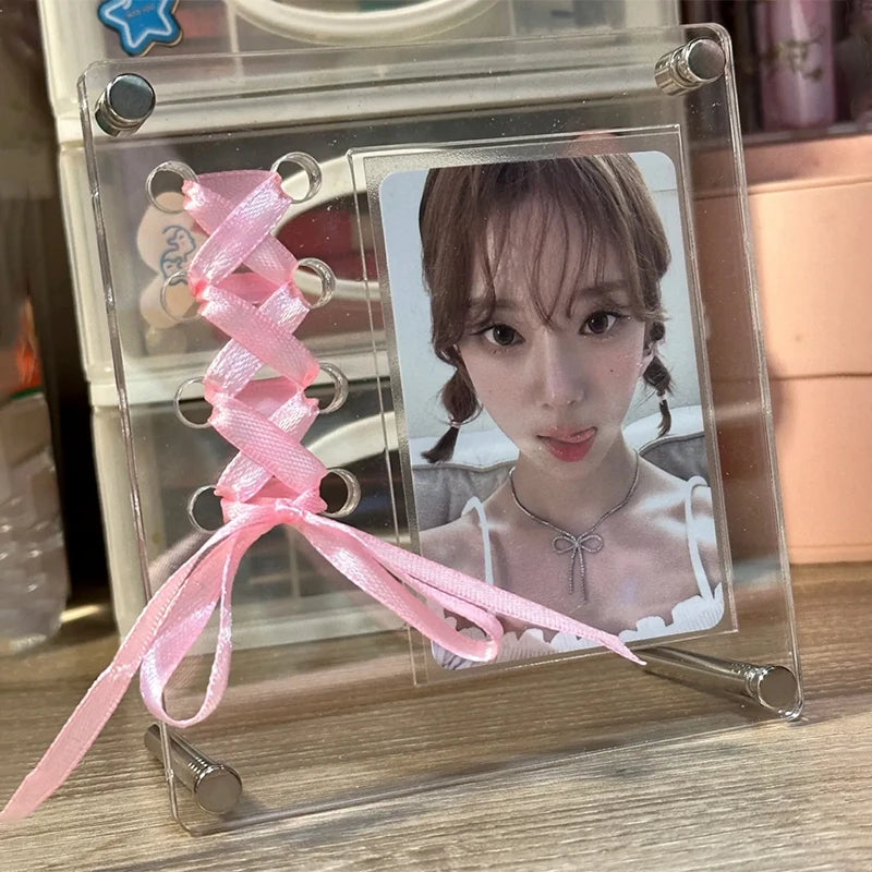 cadre photo acrylique transparent kpop photocard stand rubans satinés décoration moderne porte rétros kpop