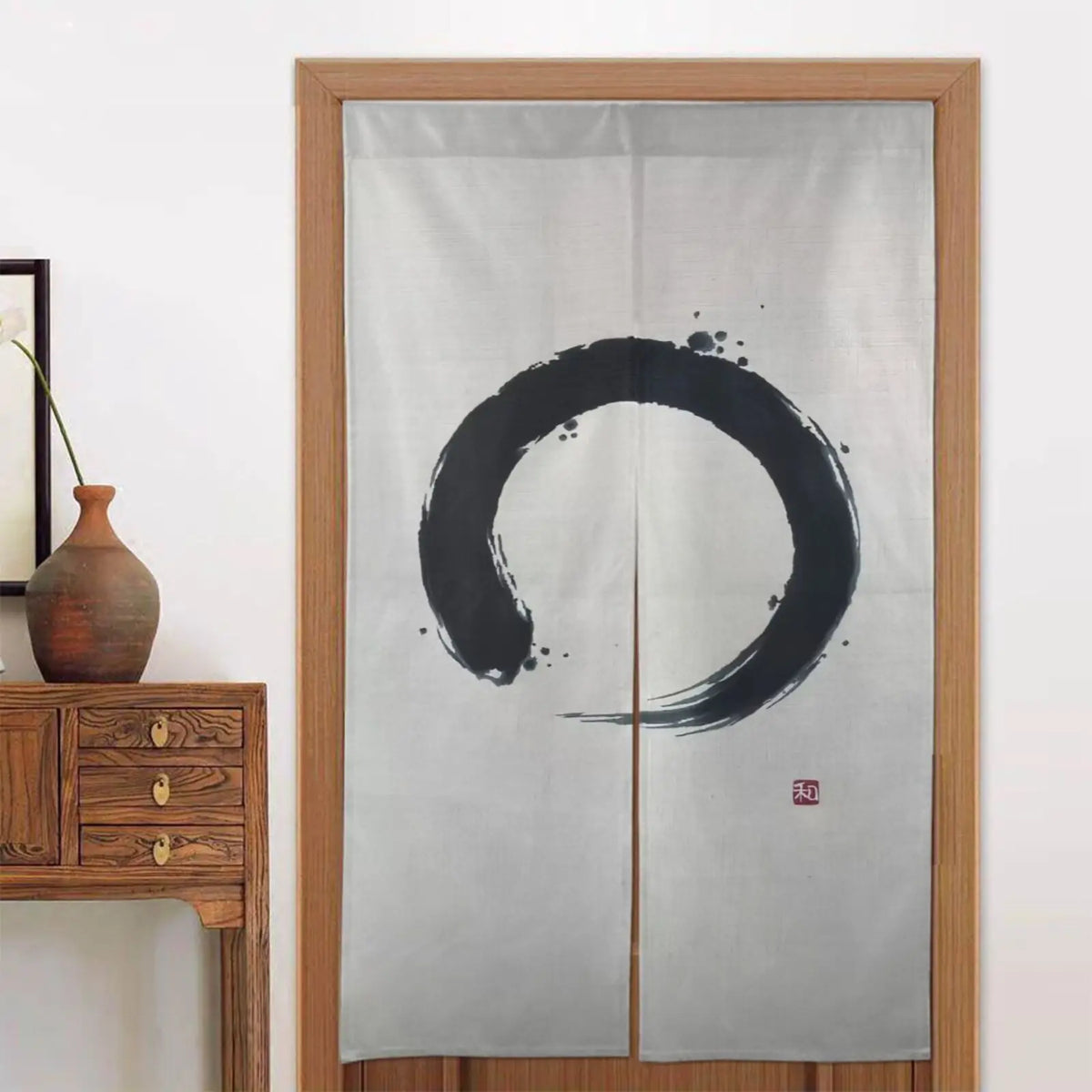 rideau blanc noir minimaliste motifs cercles tissu opaque verticaux entrée chambre couloir bain