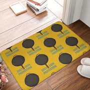 tapis sol jaune poêles fonte protection antidérapant motif humoristique entrée deco