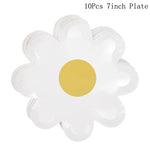 guirlande fleurs anniversaire mariage blanc jaune simple décoration minimaliste océillets inclusion ruban protection