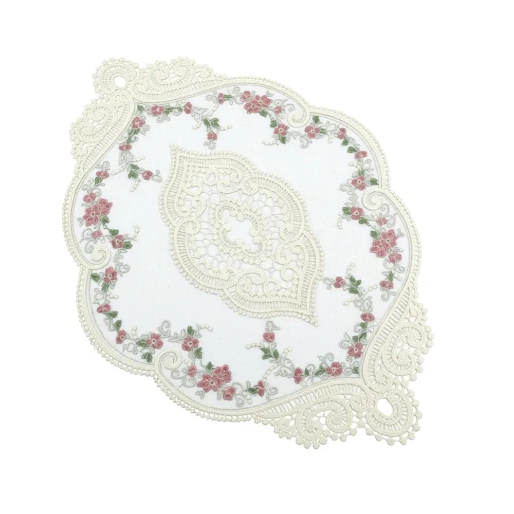 serviette table vintage brodée dentelle beige clair rose pâle vert clair 44x31cm