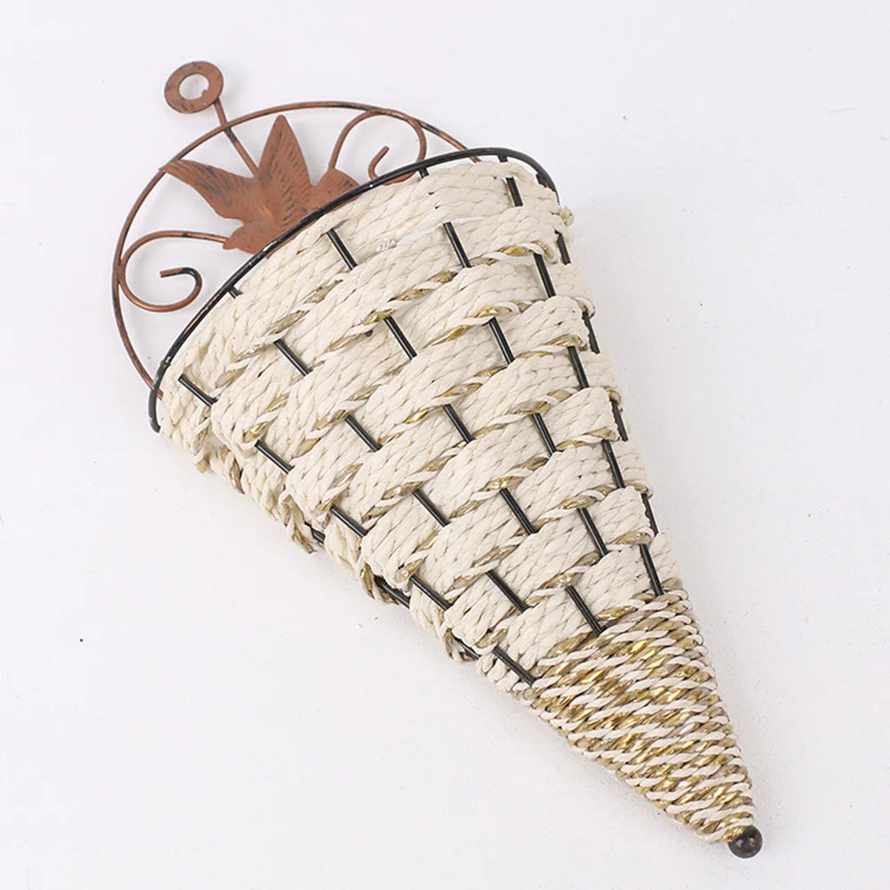 panier suspendu tressé marron artisanal métallique décoration murale rustic