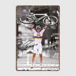 plaque métallique vintage illustration cycliste boissons alcoolisées pré perçus blanc gris decoration mur chambre