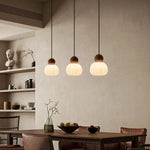 suspension lumineuse trois abatjour bois foncé blanc laiteux moderne minimaliste