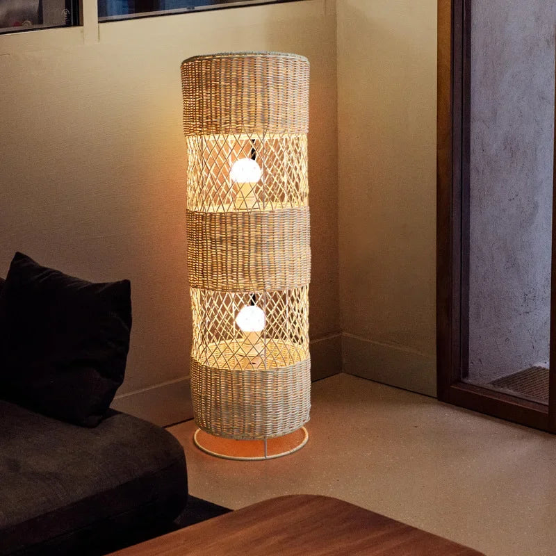 lampe sol rotin marron clair moderne rustique base métal tressée main