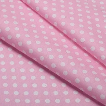 rideaux semi transparents pois roses fond rose tissu texturé moderne intérieur décoration féminine tringle