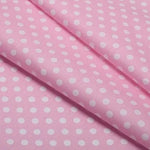 rideaux semi transparents pois roses fond rose tissu texturé moderne intérieur décoration féminine tringle