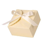 boîtes cadeaux mariage anniversaire noël blanc rose vert papier kraft bordure ondulée ruban blanc