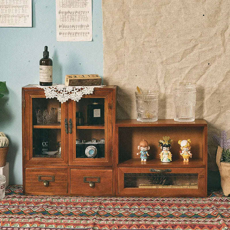 armoire bois vintage deux portes vitrées tiroirs rangement cosmétiques organiser objets divers transparents