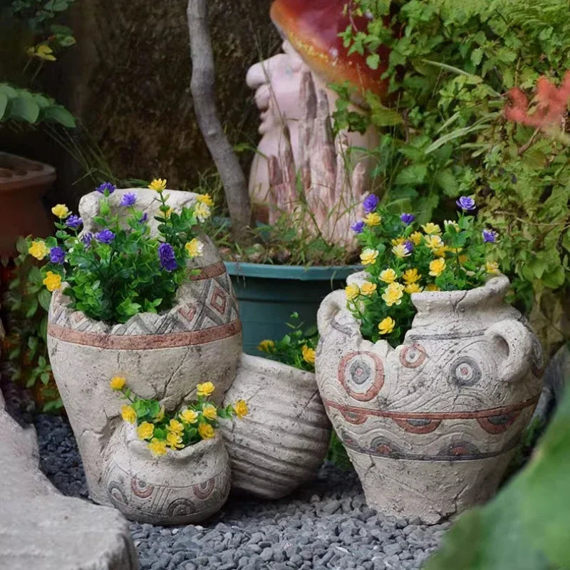 pots fleurs vintage gris motifs géométriques rustiques plantes artificielles cour jardin decoration