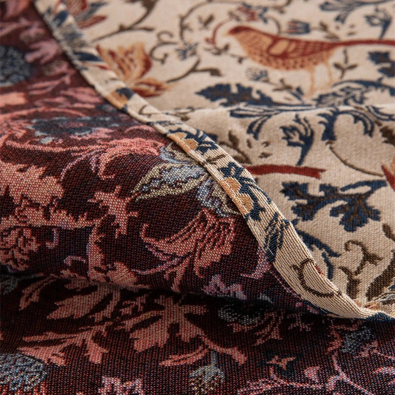 nappe rectangulaire polyester floral oiseaux beige marron rouge bleu classique tassel salon