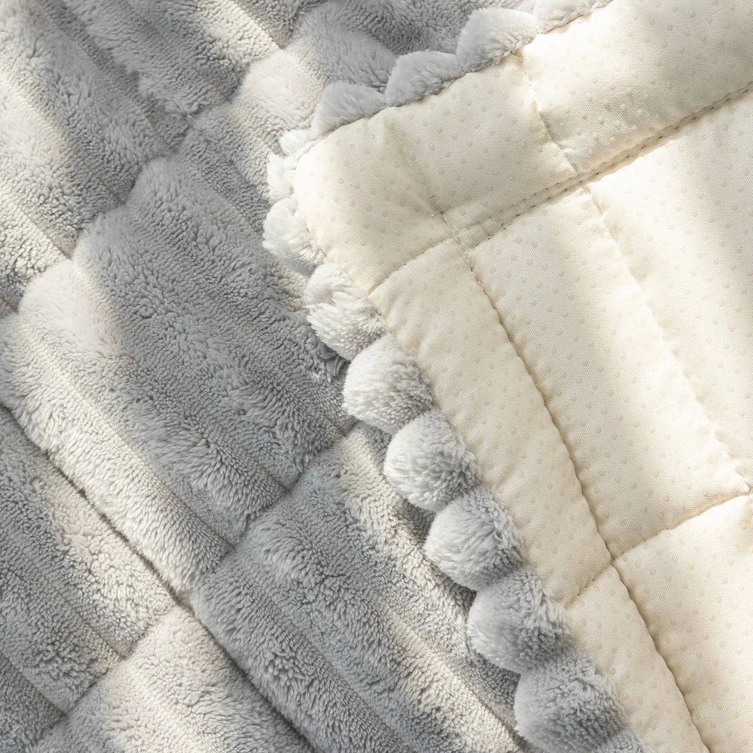 housse canapé gris clair rayures horizontales flanelle salon hiver moderne