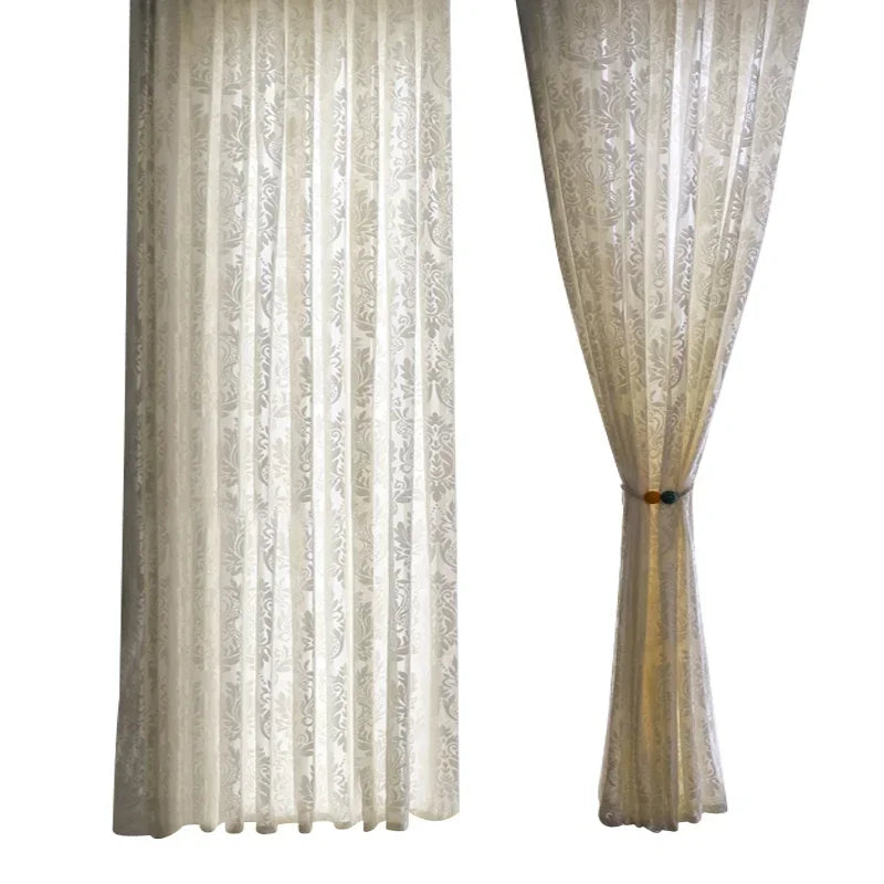 rideau classique brodé motif floral beige gris clair élégant salon chambre fenêtre maison