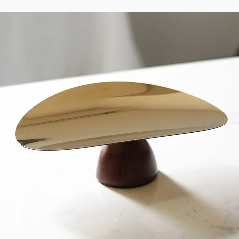 support gâteau or brun moderne élégant lisse brillant minimaliste restaurant decoration
