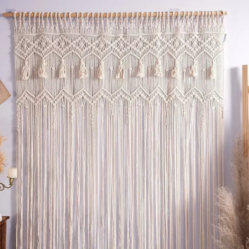 rideau macramé coton beige clair motif géométrique franges boho chic décoration intérieur séparation porte