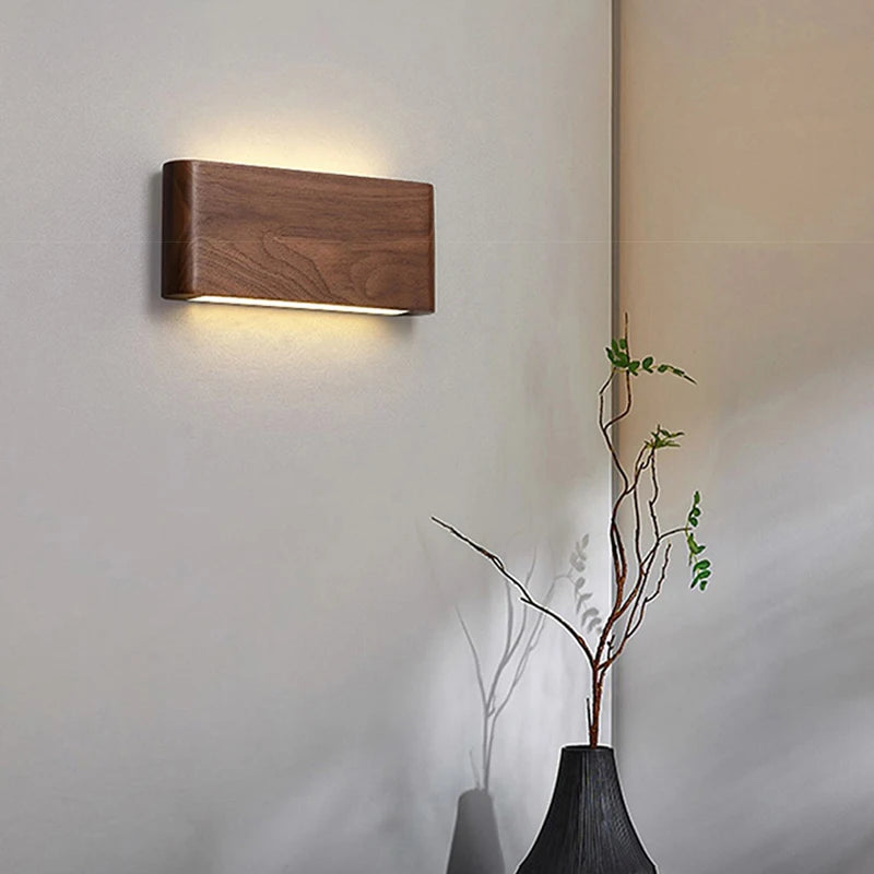 lampe murale moderne bois minimaliste marron foncé éclairage quotidien chambre salon entrée étude cuisine