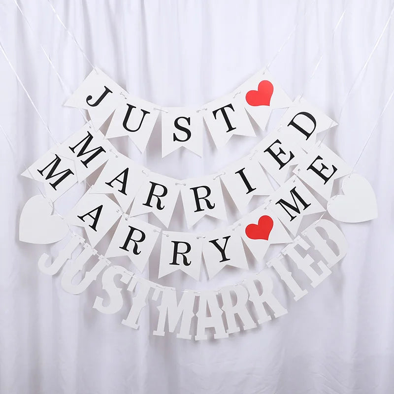 décoration mariage just married guirlande bannières lettres cœurs rouges triangles opaques rustique