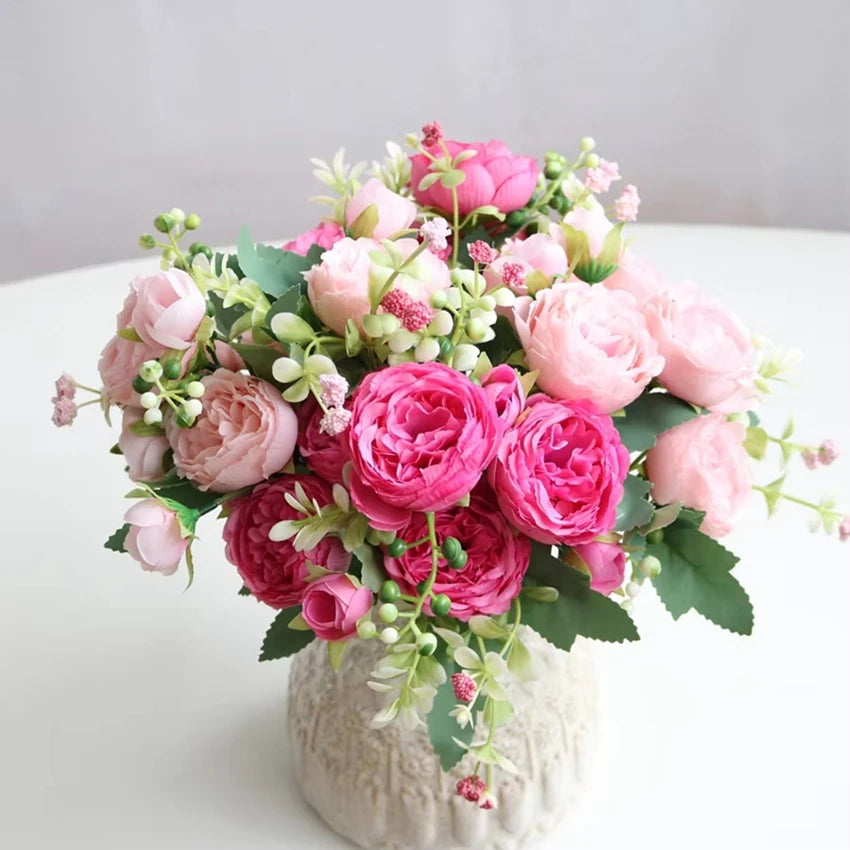 décoration intérieure moderne bouquet fleurs artificielles rose soie verte vase transparent chambre salon