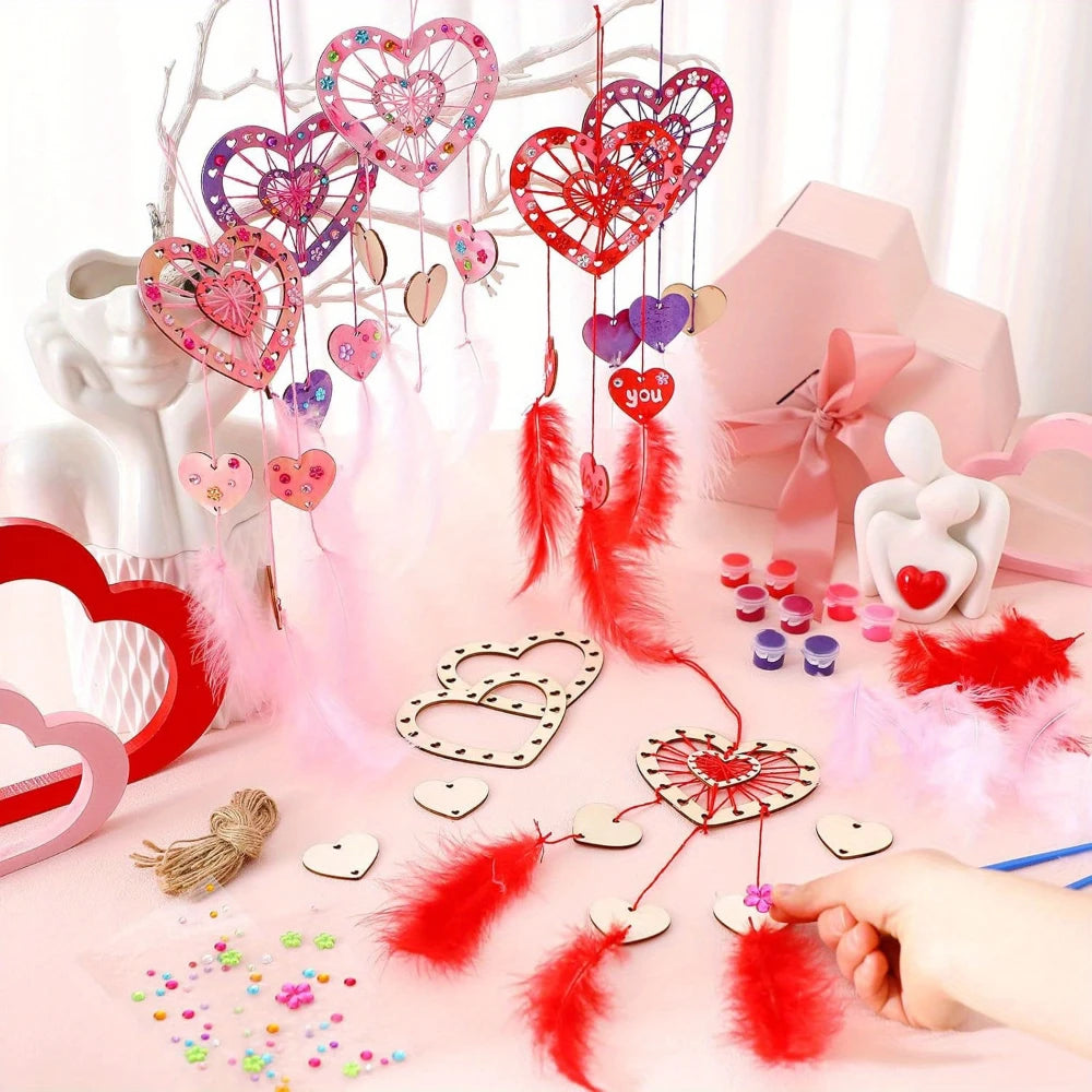 décoration artisanale coeurs bois plumes pinceaux fêtes mères rouge violet blanc